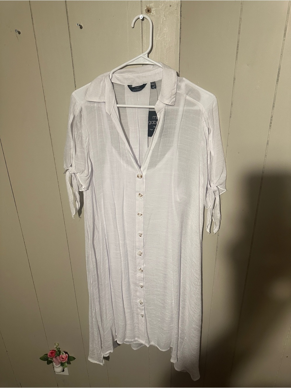 Mlle Gabrielle White Button-Front Short Sleeve Tie Shirt